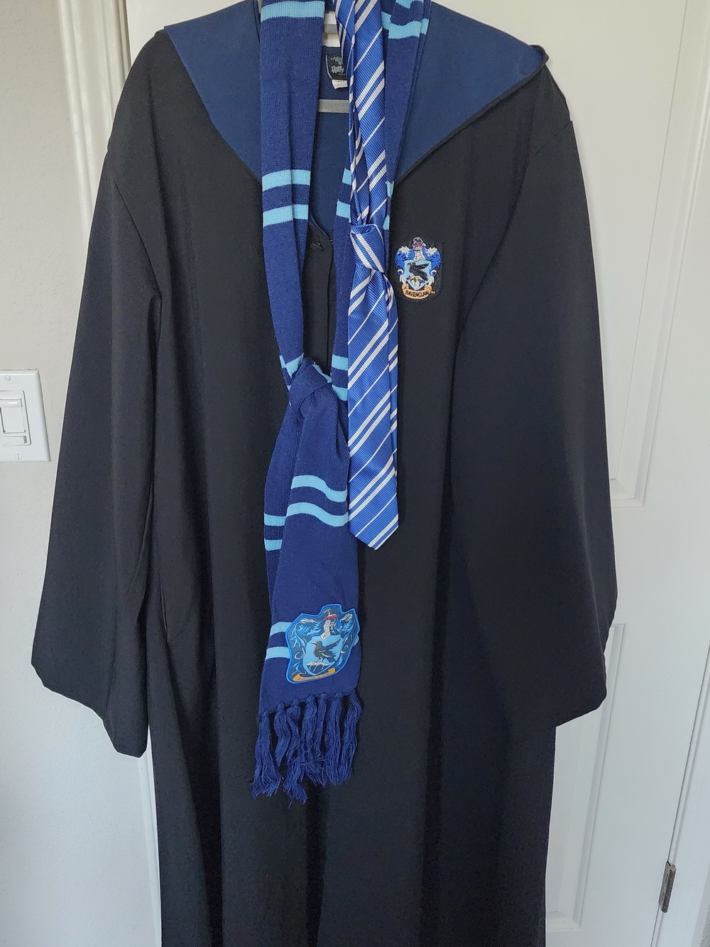 Universal Studios Warner Bros. Ravenclaw Robe with Scarf and Tie
